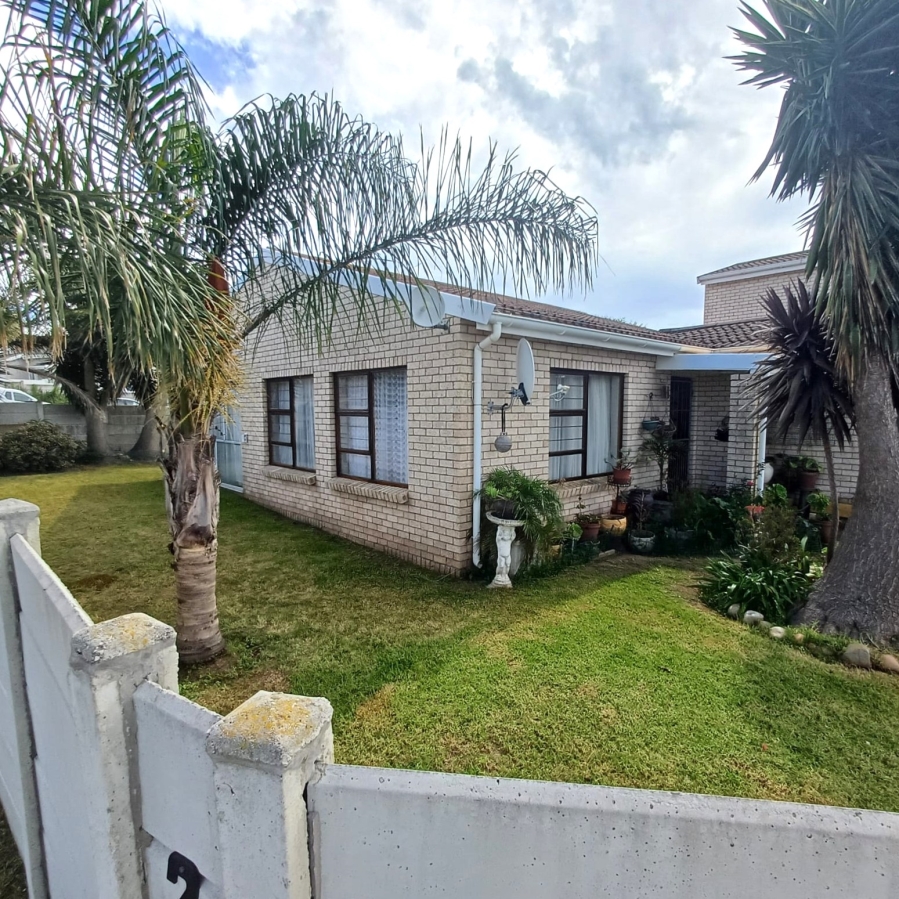 2 Bedroom Property for Sale in Wavecrest Eastern Cape